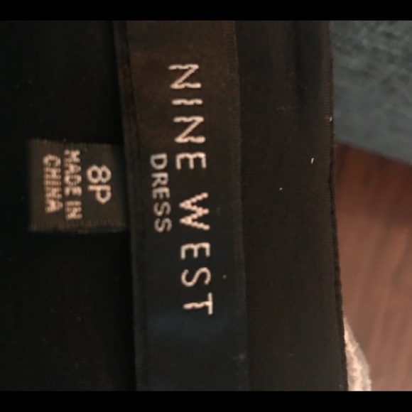 Black dress - Picture 4 of 4